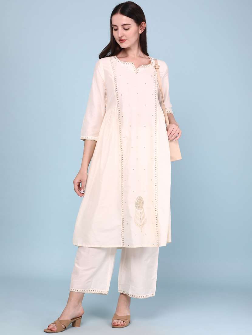 women embroidered three quarter sleeves kurta pant set