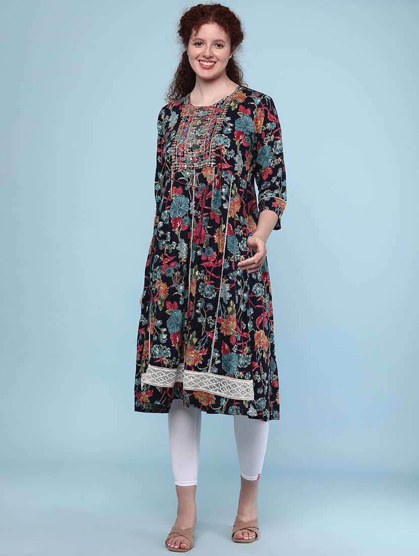 women printed three quarter sleeve kurta