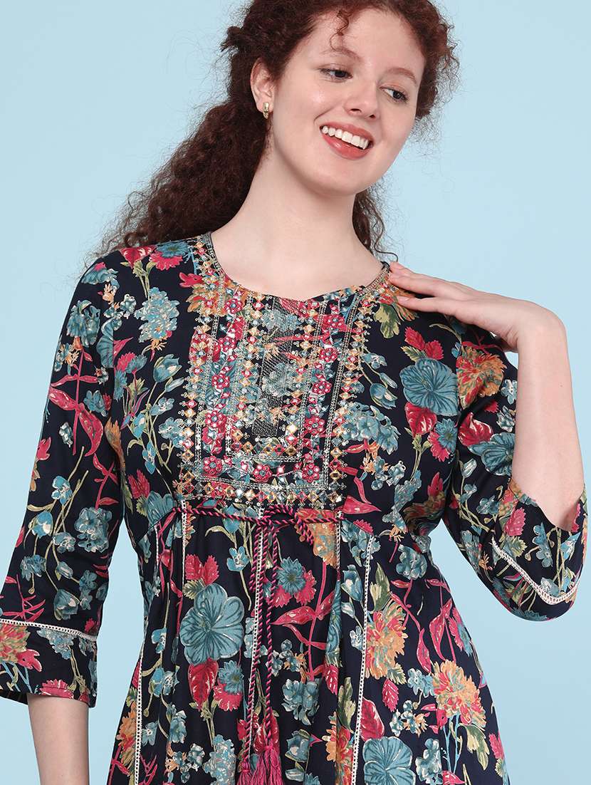 women printed three quarter sleeve kurta - 22250076 -  Standard Image - 1