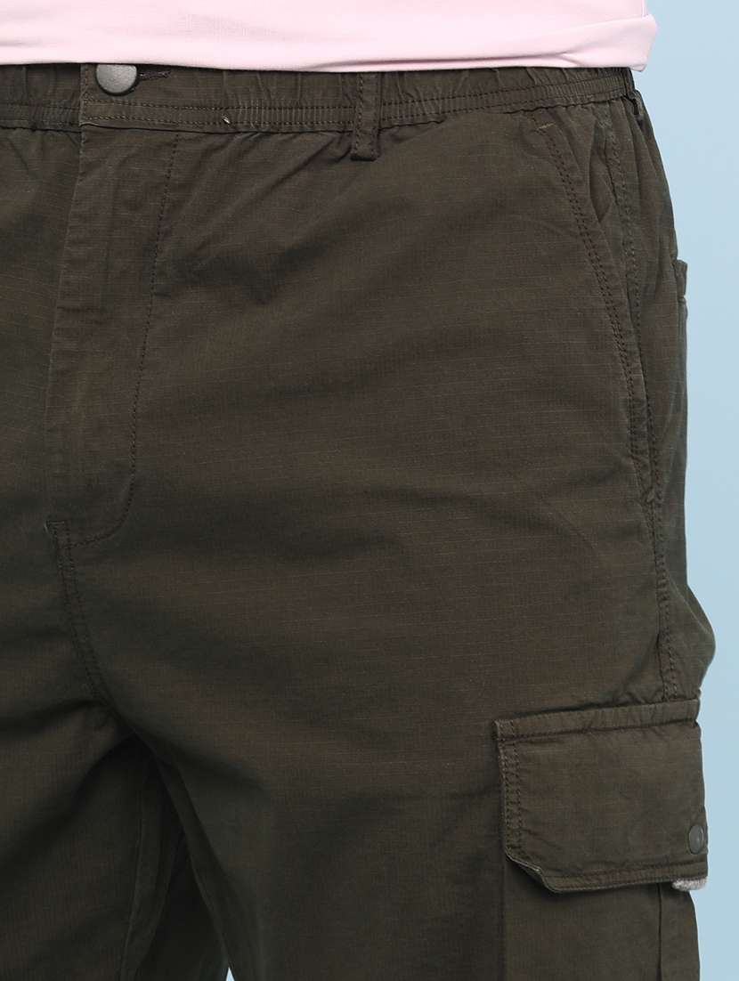 men solid mid rise regular fit cargo  - 22250443 -  Standard Image - 1