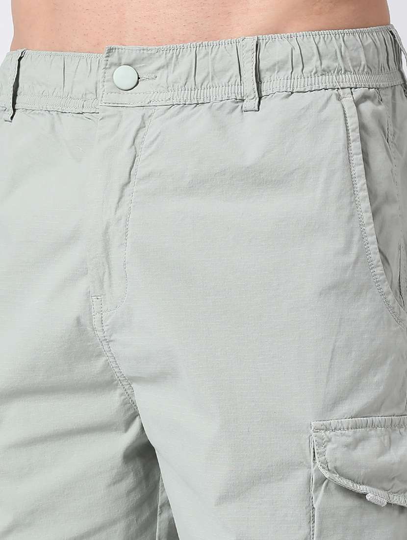men solid mid rise regular fit cargo  - 22250444 -  Standard Image - 1