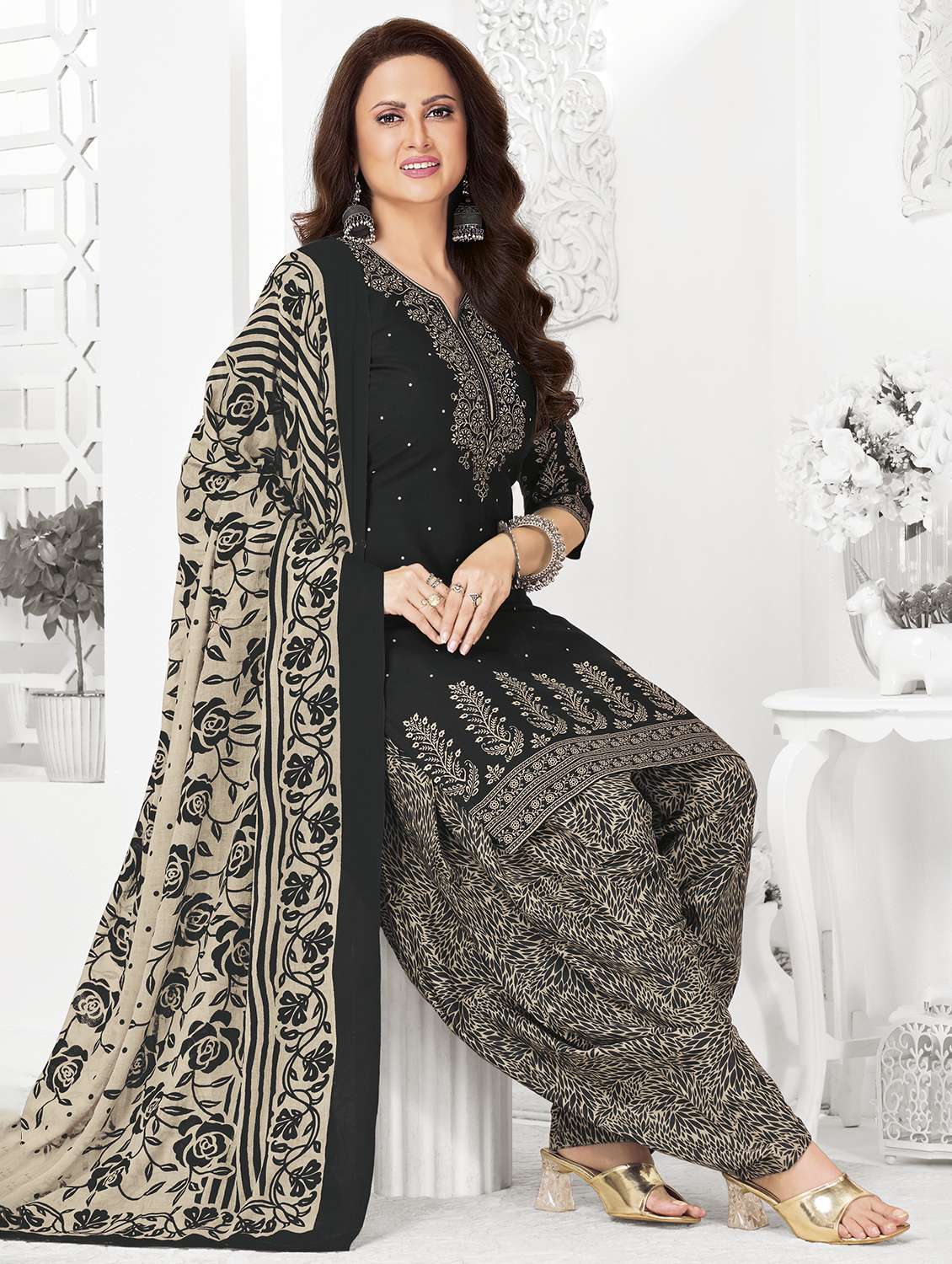 women printed three quarter sleeve kurta patiala with dupatta set - 22253299 -  Standard Image - 1