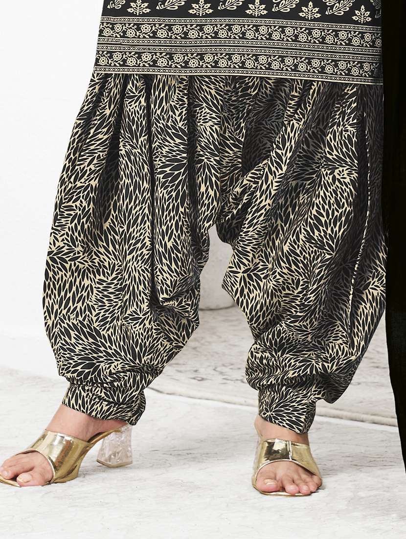 women printed three quarter sleeve kurta patiala with dupatta set - 22253299 -  Standard Image - 4