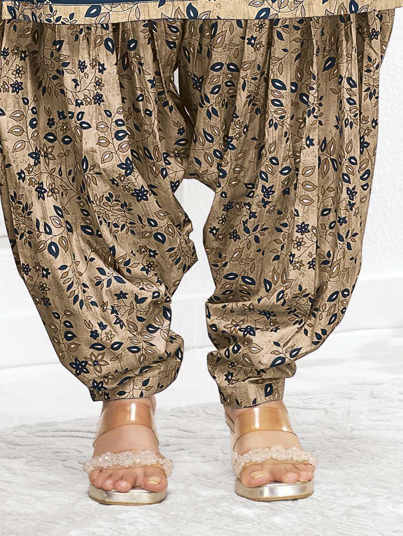 women printed three quarter sleeve kurta patiala with dupatta set - 22253304 -  Standard Image - 4