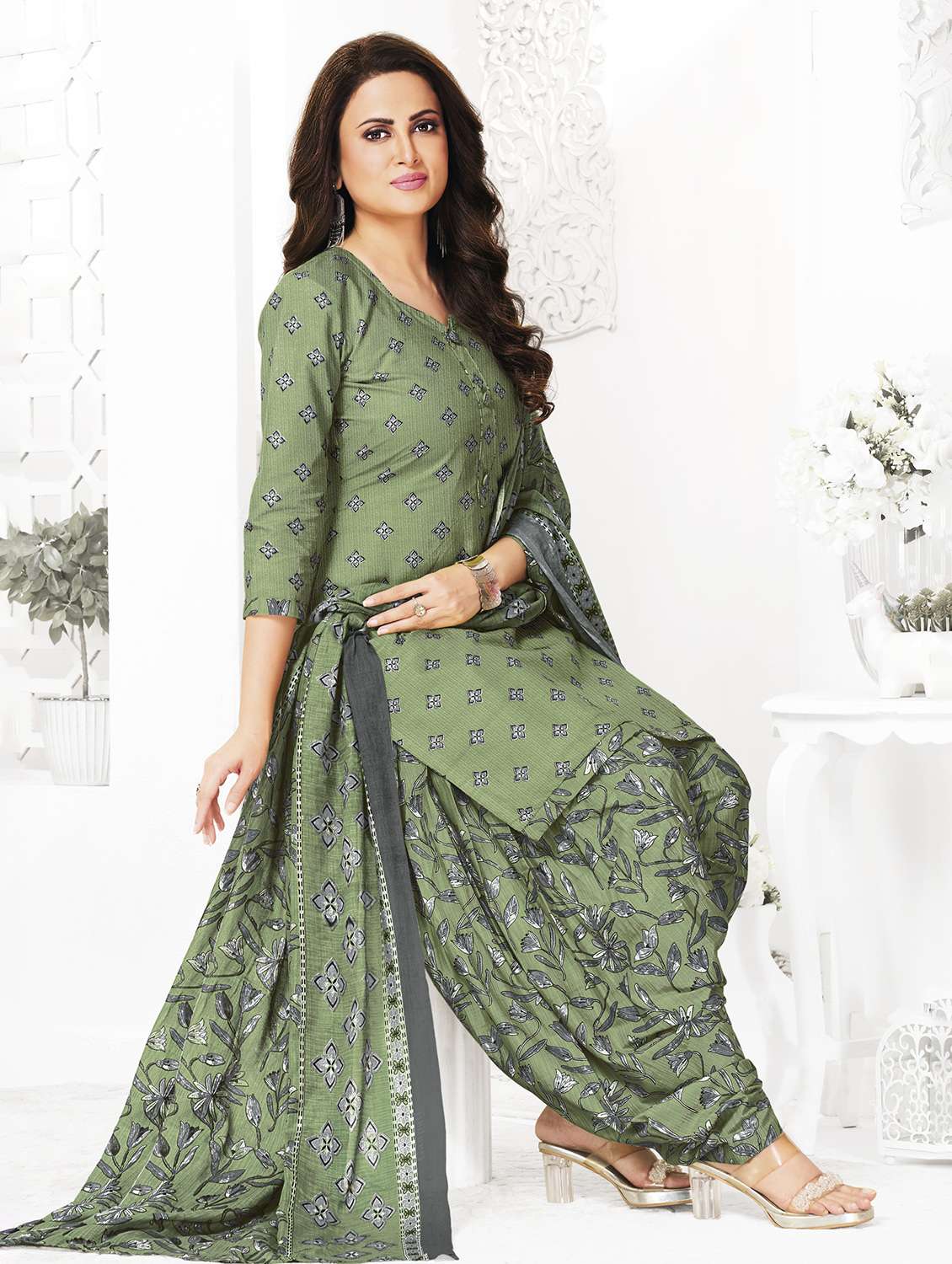women printed three quarter sleeve kurta patiala with dupatta set - 22253312 -  Standard Image - 1