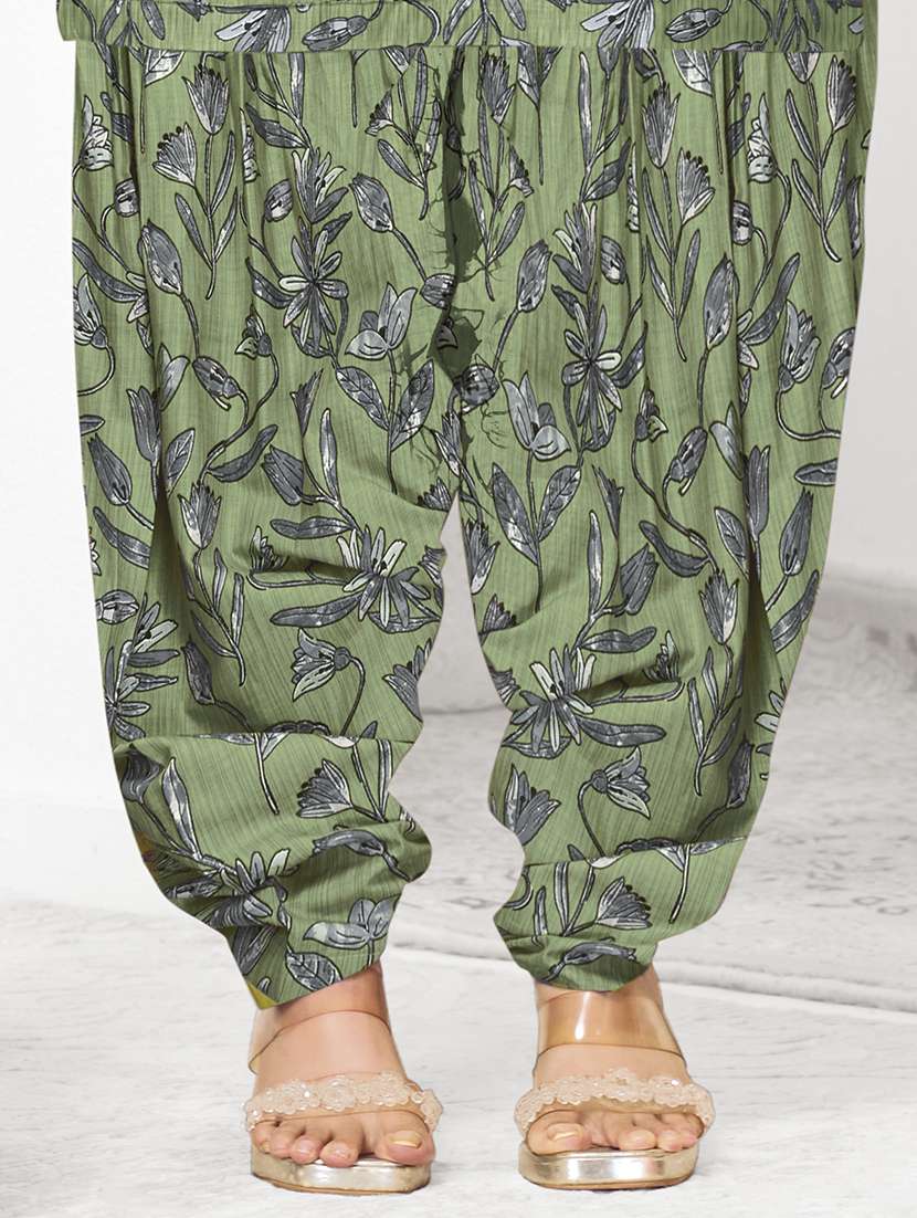 women printed three quarter sleeve kurta patiala with dupatta set - 22253312 -  Standard Image - 4