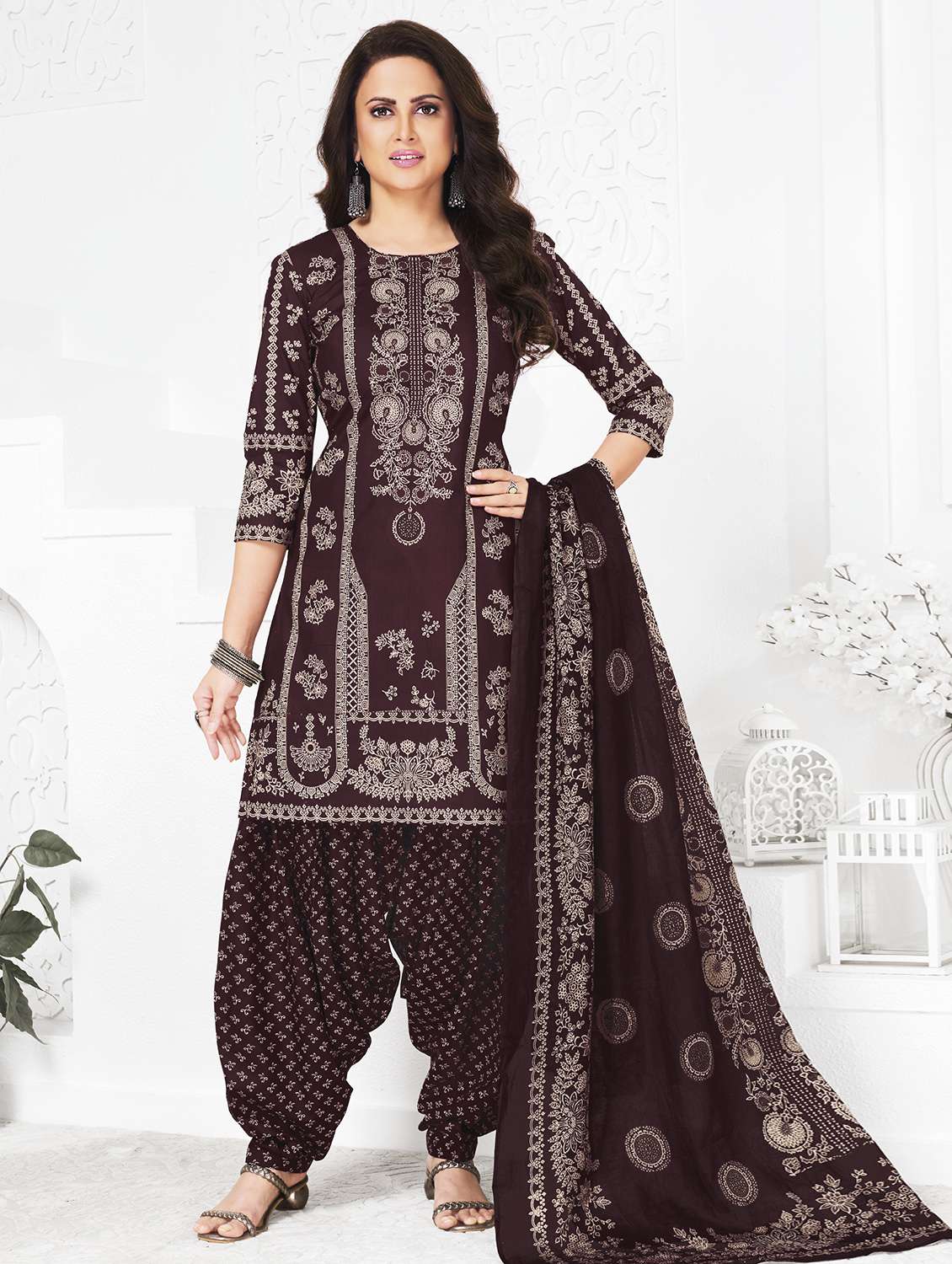 women printed three quarter sleeve kurta patiala with dupatta set