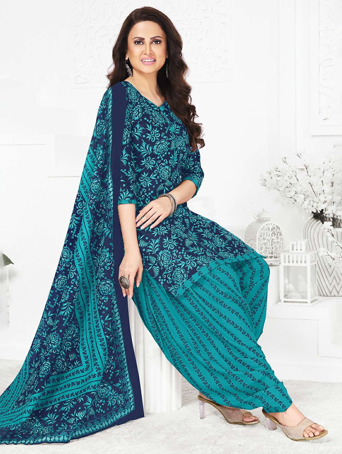 women floral three quarter sleeve kurta patiala with dupatta set - 22253317 -  Standard Image - 1