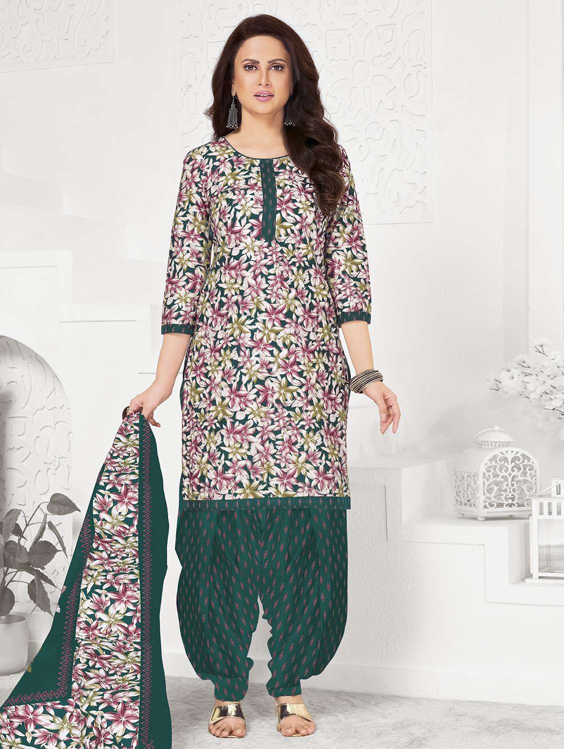 women floral three quarter sleeve kurta patiala with dupatta set