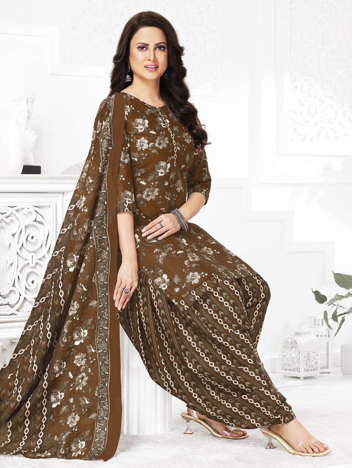 women floral three quarter sleeve kurta patiala with dupatta set - 22253322 -  Standard Image - 1