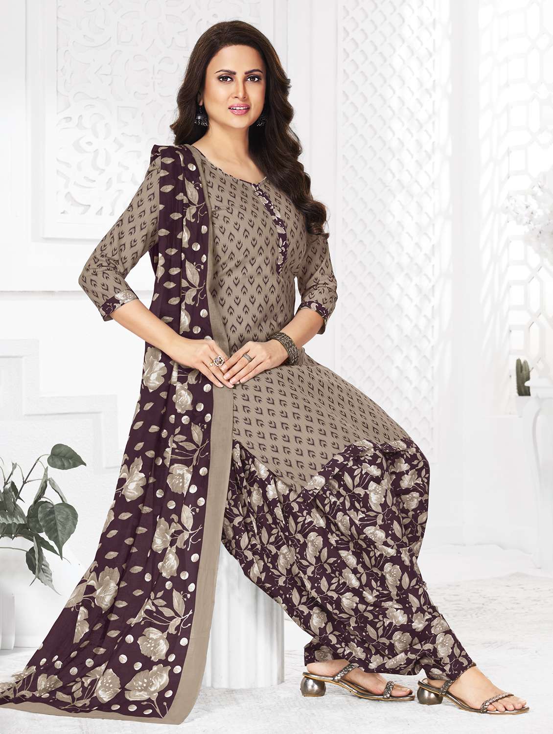 women printed three quarter sleeve kurta patiala with dupatta set - 22253324 -  Standard Image - 1