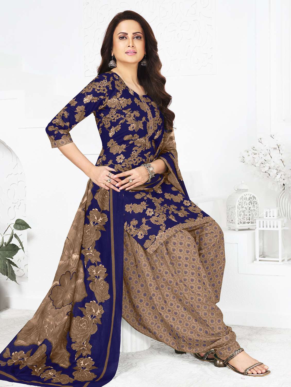 women floral three quarter sleeve kurta patiala with dupatta set - 22253329 -  Standard Image - 1