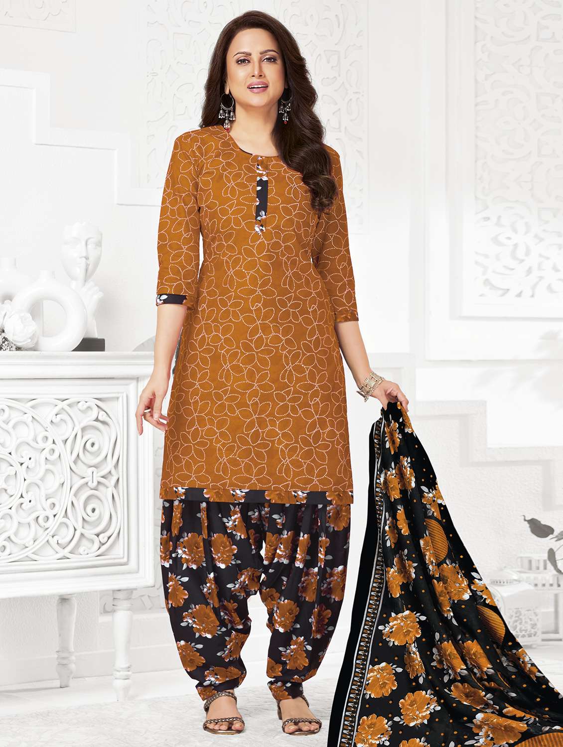 women floral three quarter sleeve kurta patiala with dupatta set
