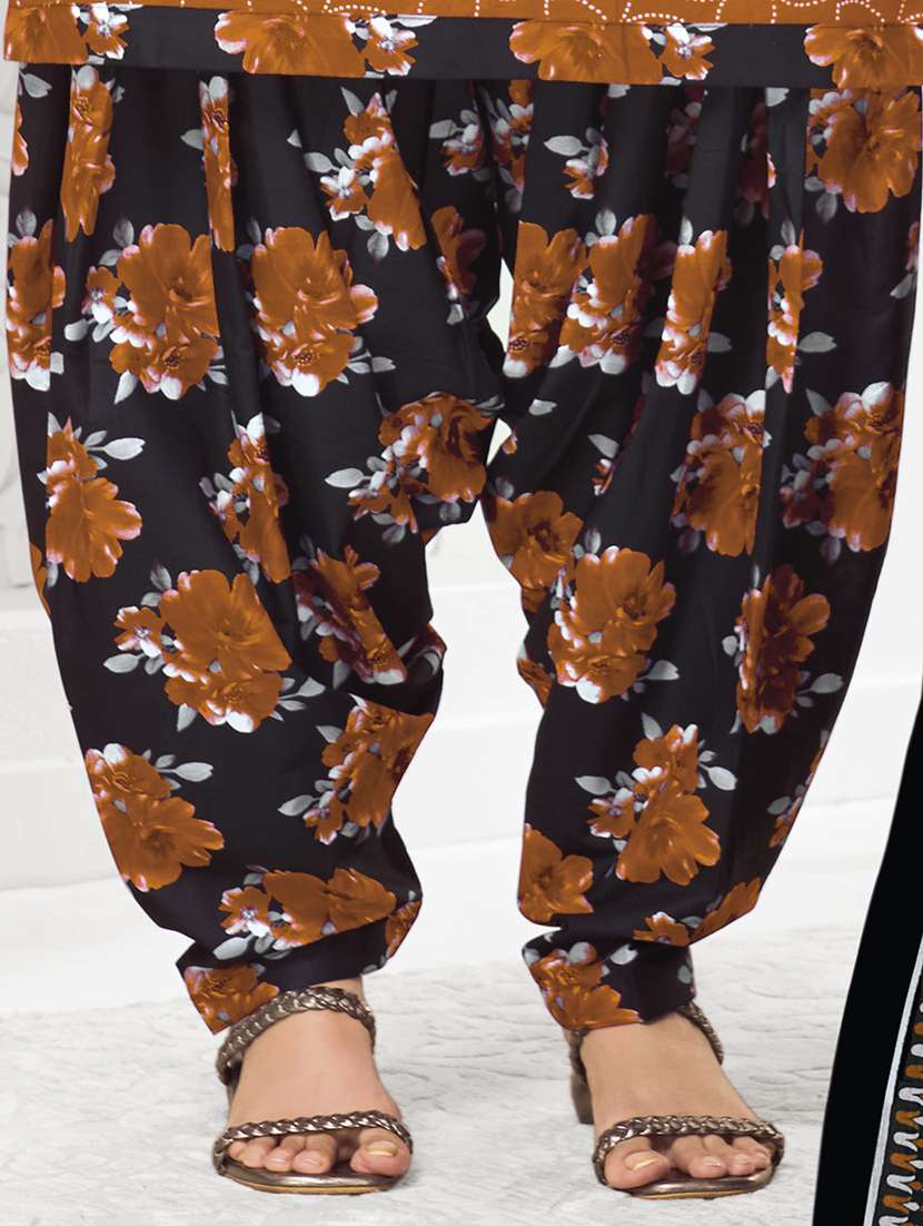 women floral three quarter sleeve kurta patiala with dupatta set - 22253330 -  Standard Image - 4