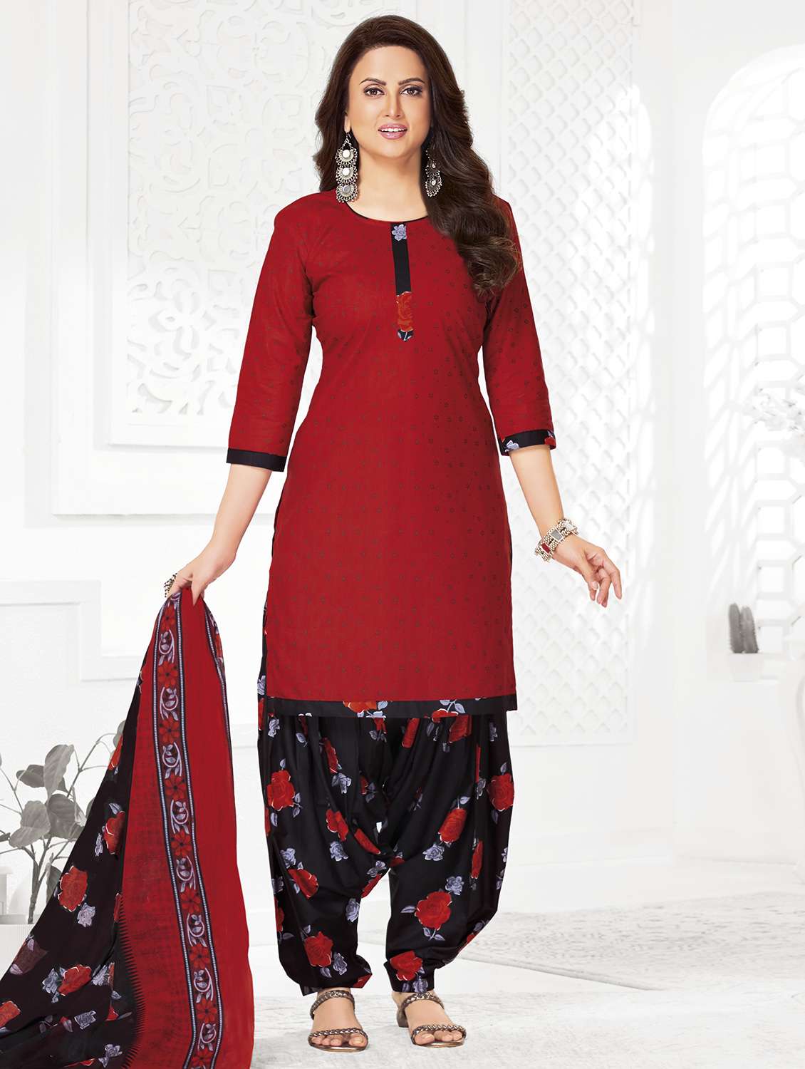 women printed three quarter sleeve kurta patiala with dupatta set