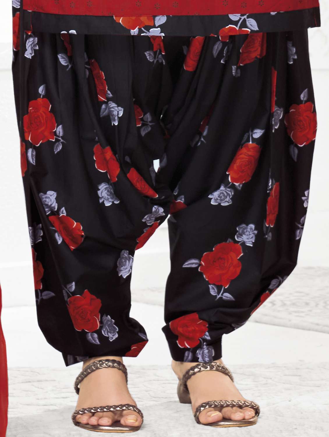 women printed three quarter sleeve kurta patiala with dupatta set - 22253335 -  Standard Image - 4