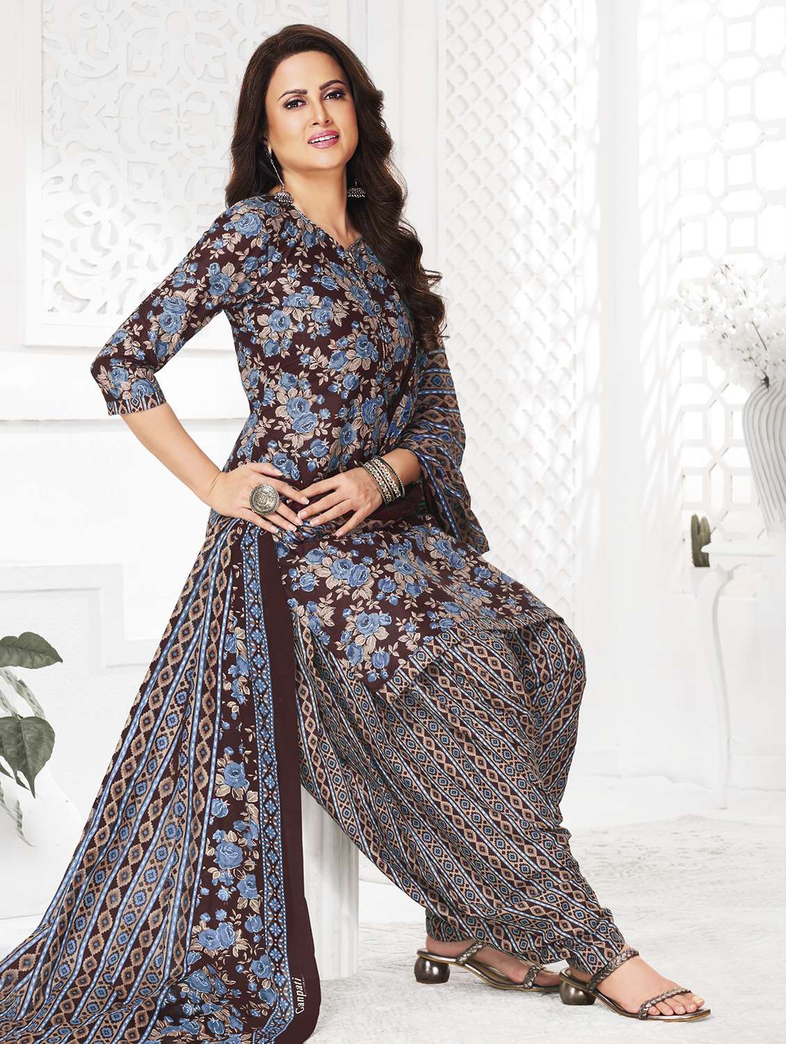 women floral three quarter sleeve kurta patiala with dupatta set - 22253336 -  Standard Image - 1