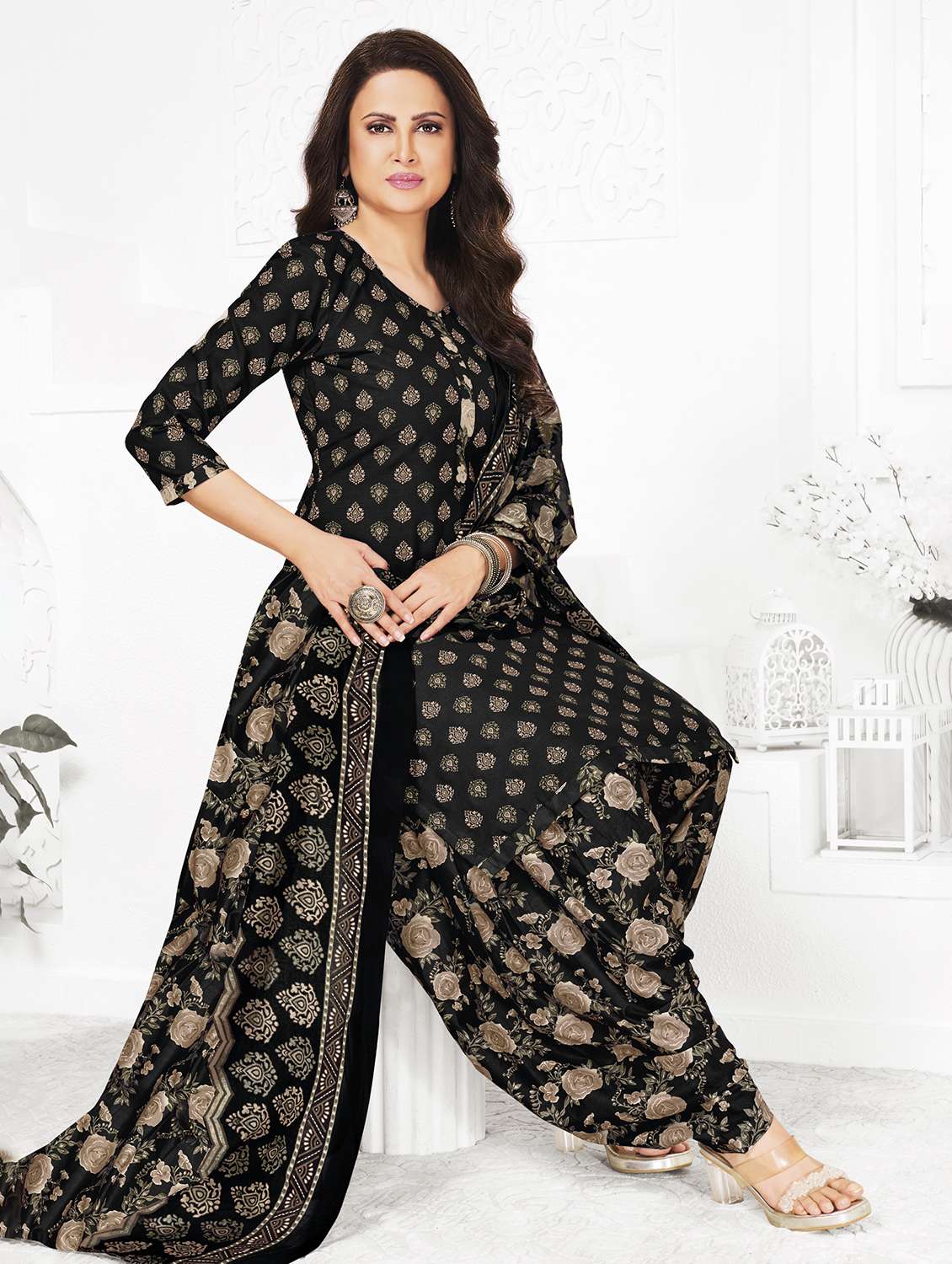 women printed three quarter sleeve kurta patiala with dupatta set - 22253338 -  Standard Image - 1