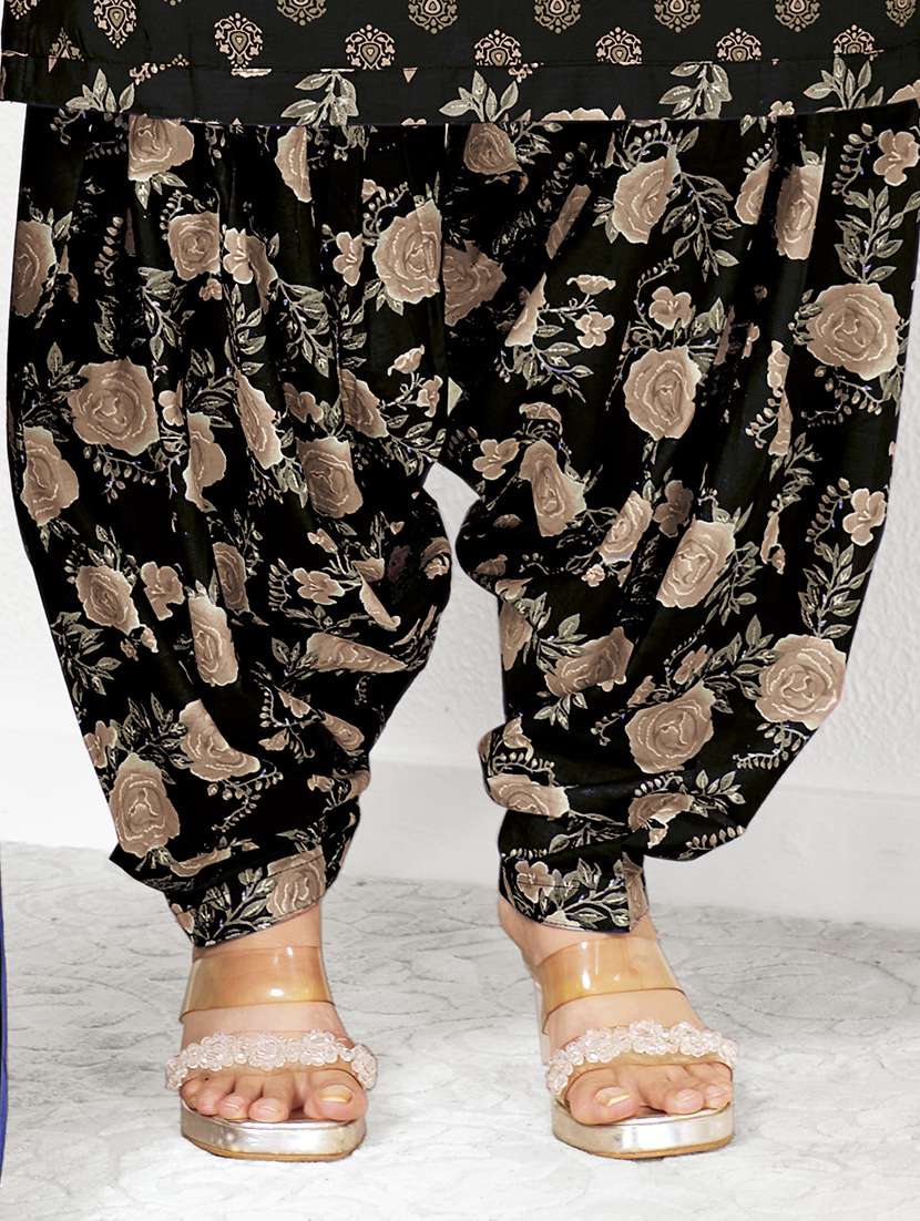 women printed three quarter sleeve kurta patiala with dupatta set - 22253338 -  Standard Image - 4