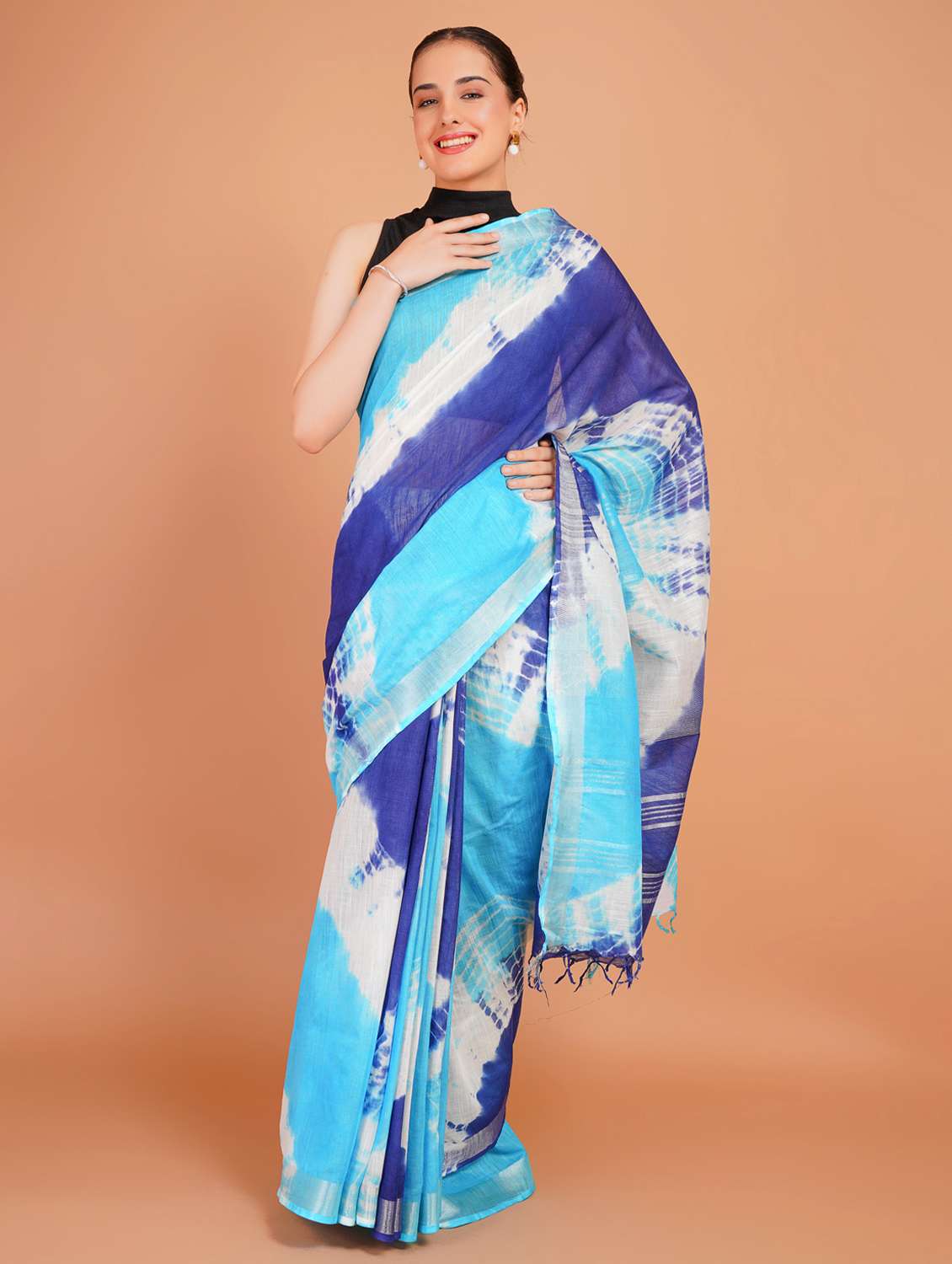 women tie & dye printed saree with blouse