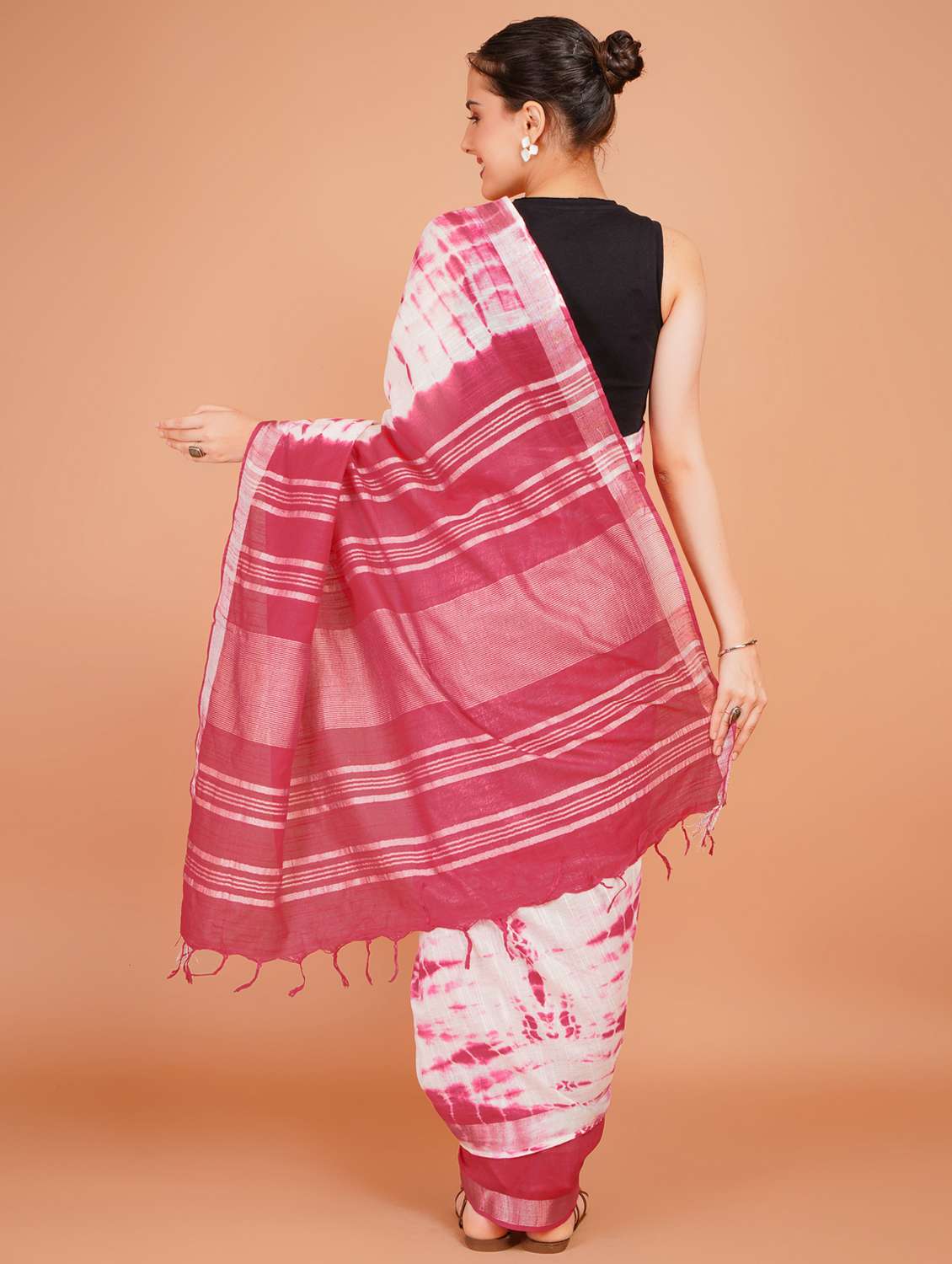 women tie & dye printed saree with blouse - 22253417 -  Standard Image - 4
