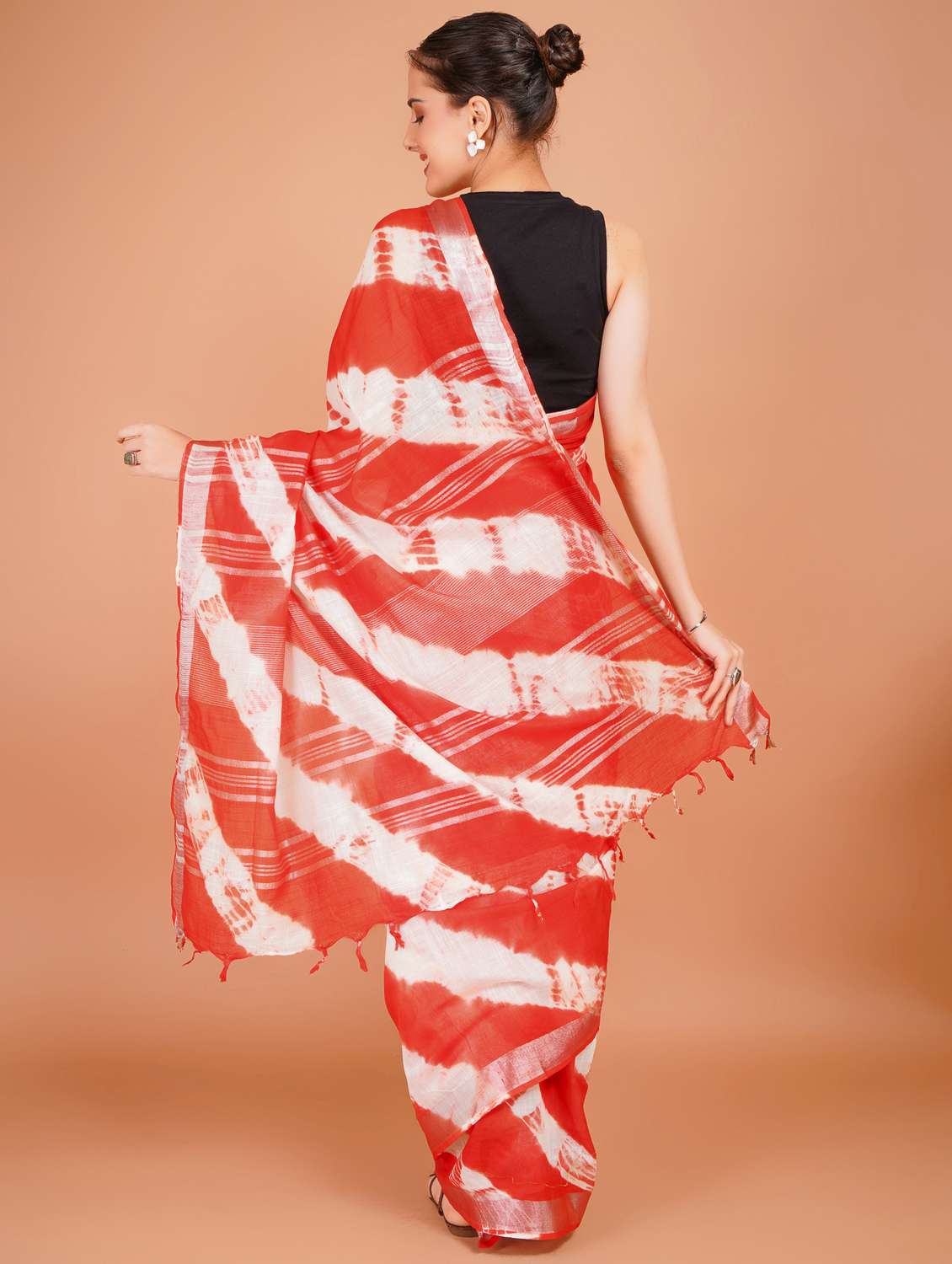 women tie & dye printed saree with blouse - 22253428 -  Standard Image - 4