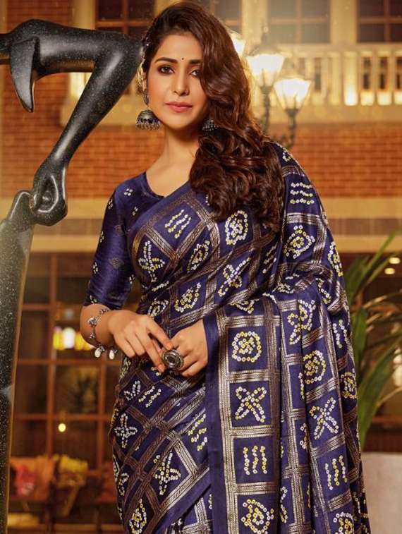women bandhani printed saree with blouse - 22253482 -  Standard Image - 1