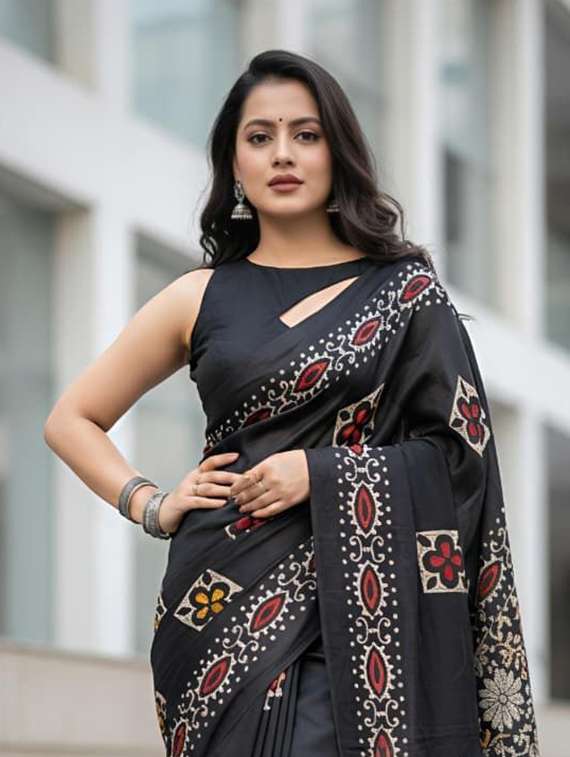 women printed casual wear saree with blouse - 22253524 -  Standard Image - 1