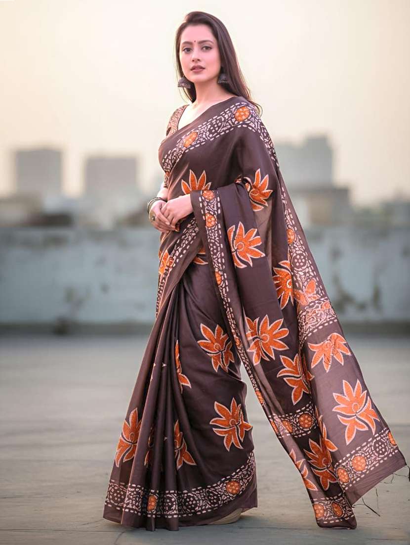 women printed casual wear saree with blouse - 22253527 -  Standard Image - 1