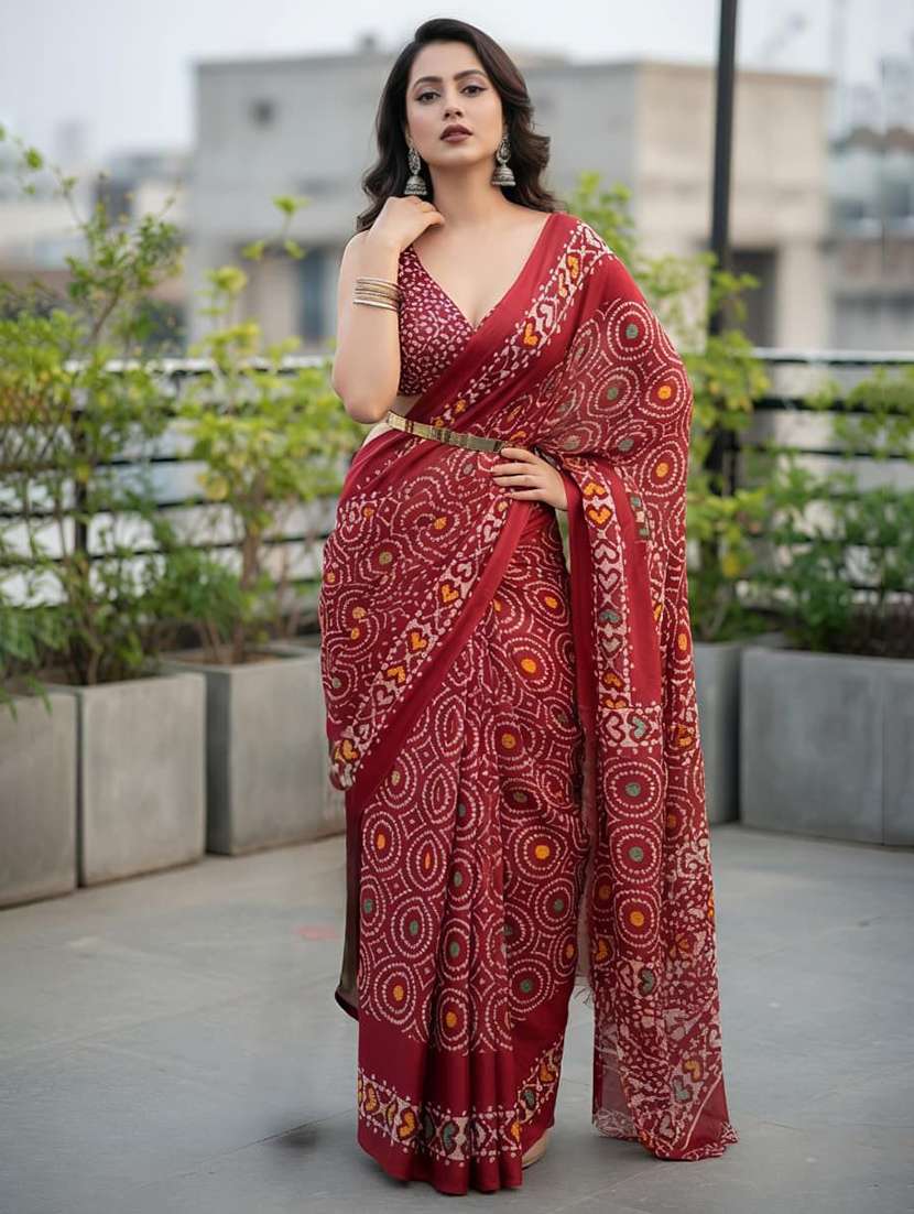 women printed casual wear saree with blouse