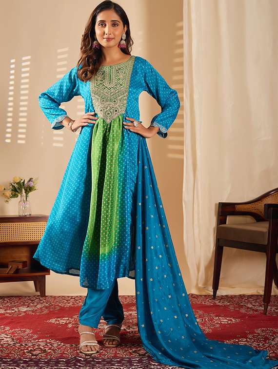 women bandhani three quarter sleeve kurta pant with dupatta set