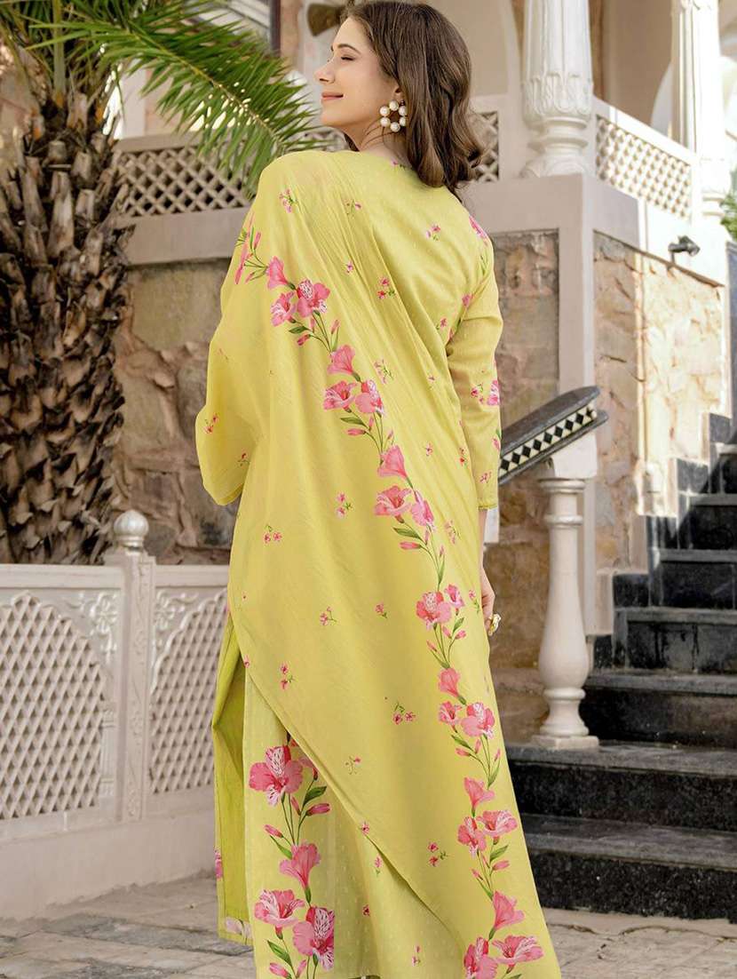 women floral three quarter sleeve kurta pant with dupatta set - 22253572 -  Standard Image - 4