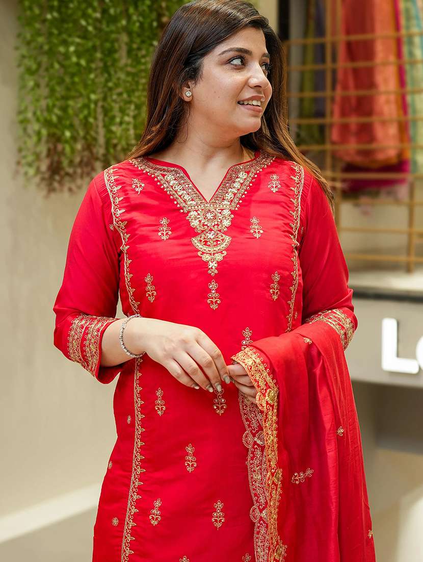 women solid with work three quarter sleeve kurta pant with dupatta set - 22253581 -  Standard Image - 4