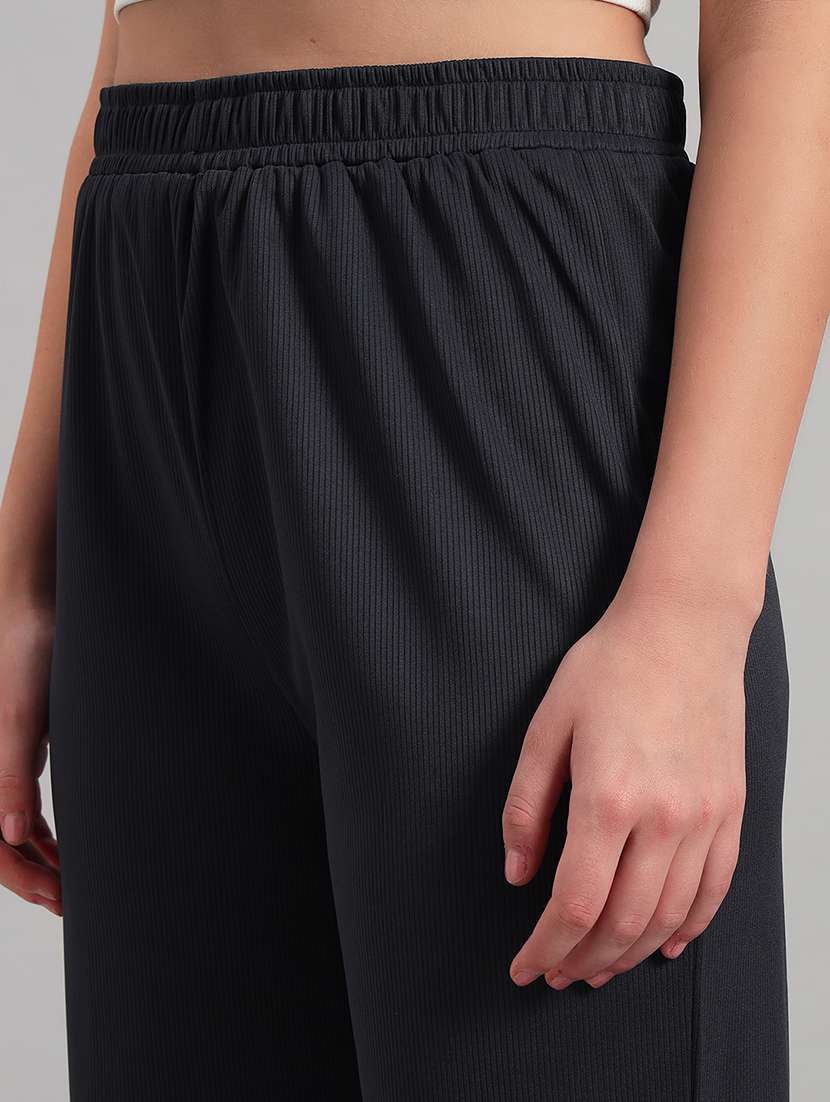 women solid mid rise wide leg trouser - 22253609 -  Standard Image - 6