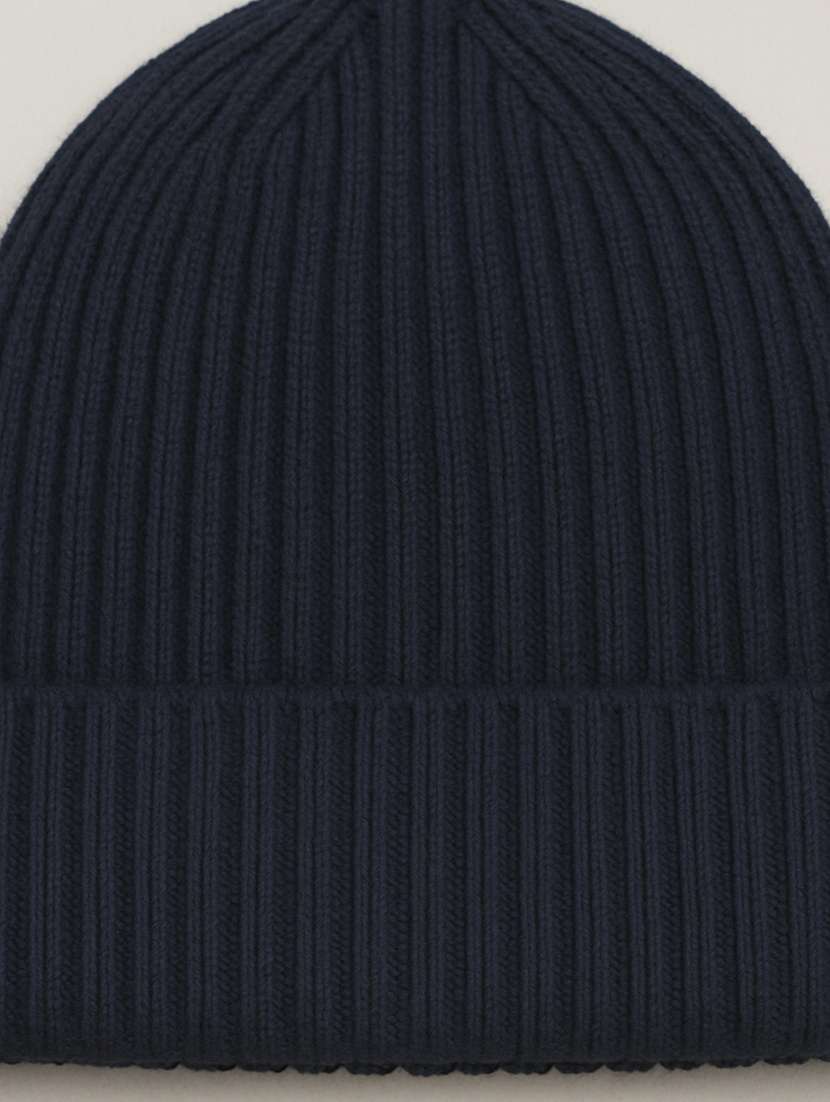men solid ribbed knit winter beanie  - 22253650 -  Standard Image - 4