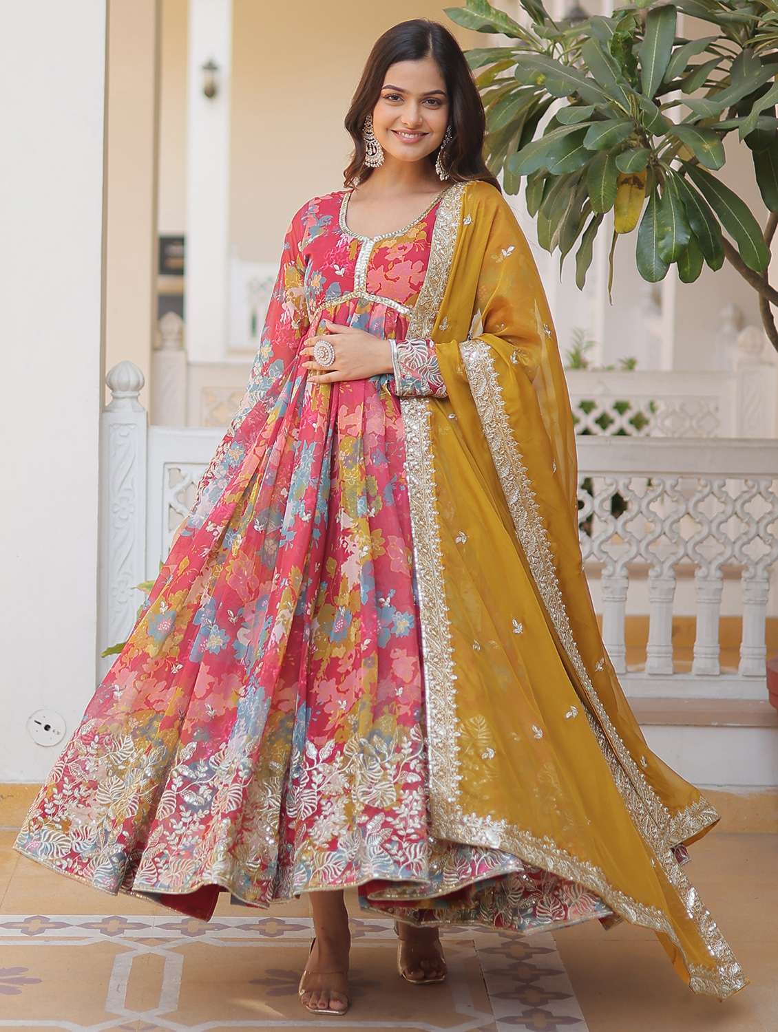 women floral long sleeve kurta dupatta set - 22253854 -  Standard Image - 1