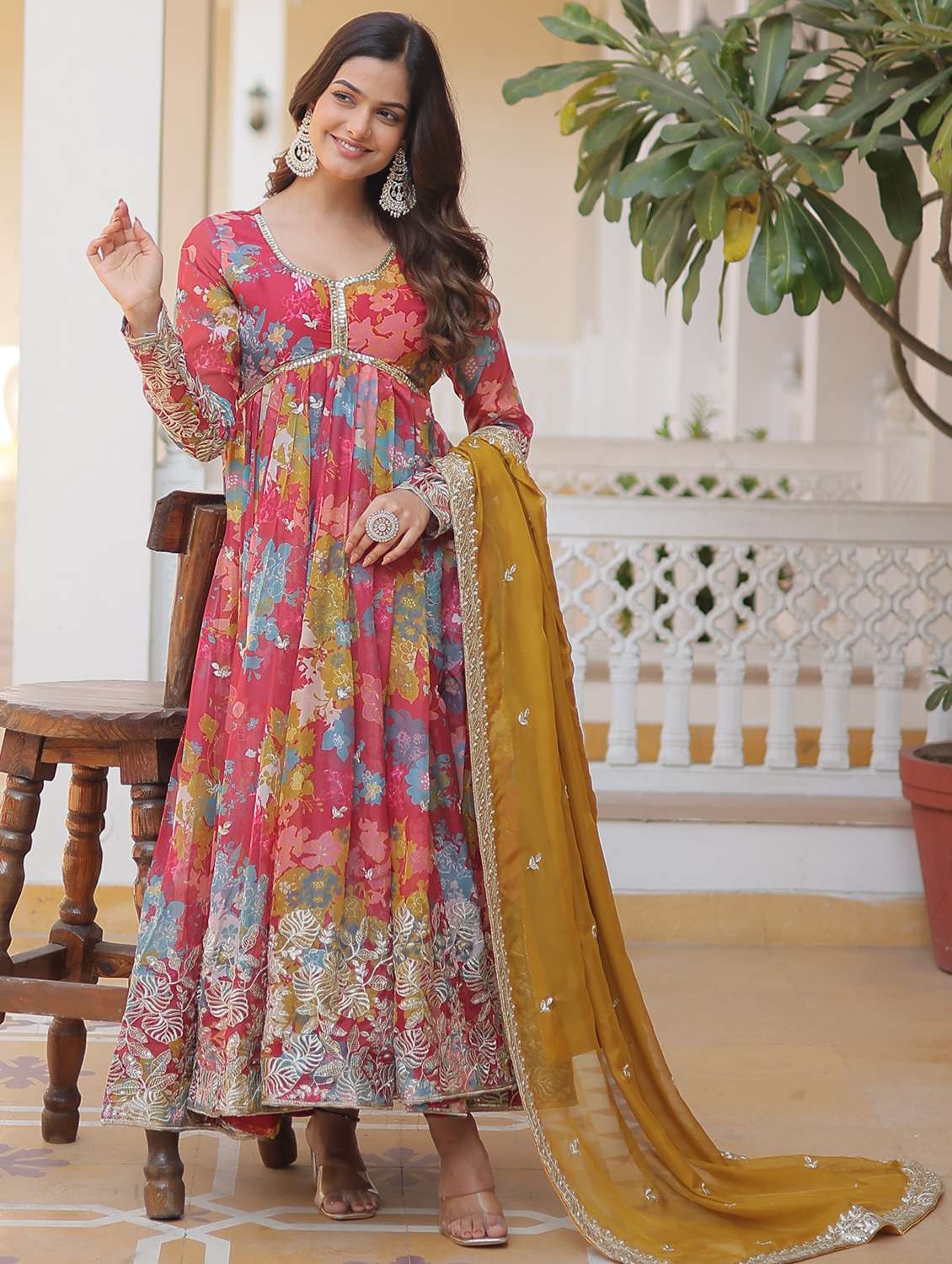 women floral long sleeve kurta with dupatta set - 22253924 -  Standard Image - 1
