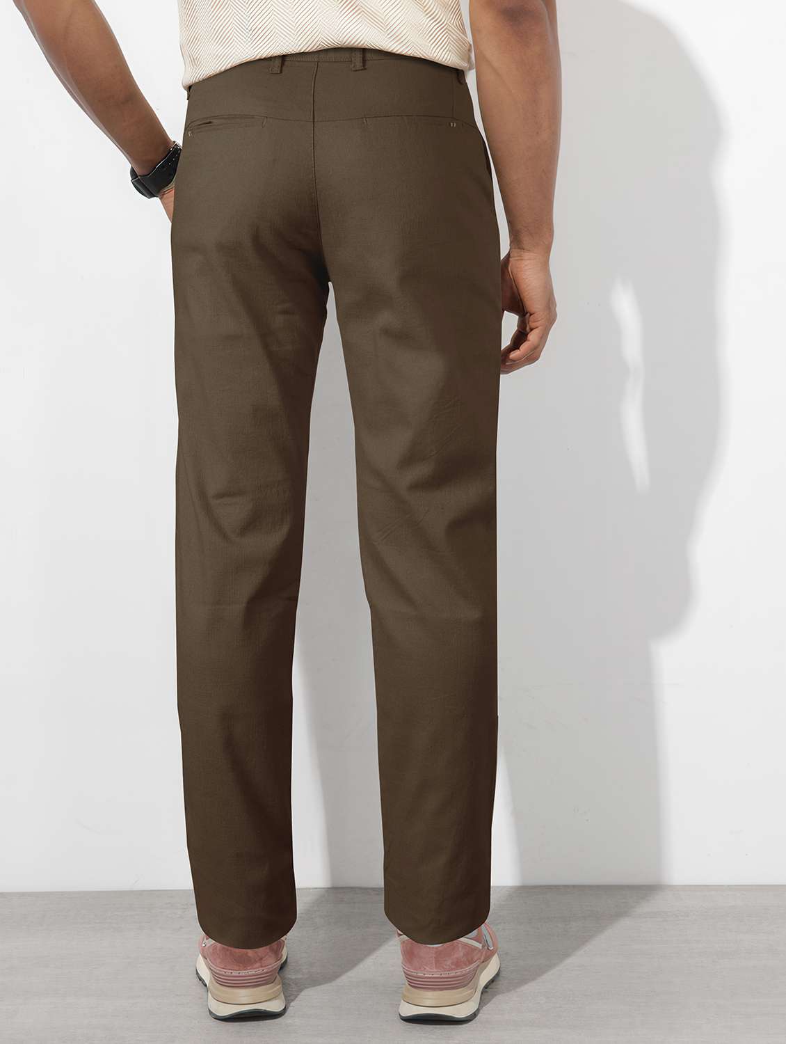 men solid mid rise straight fit chinos  - 22254933 -  Standard Image - 1