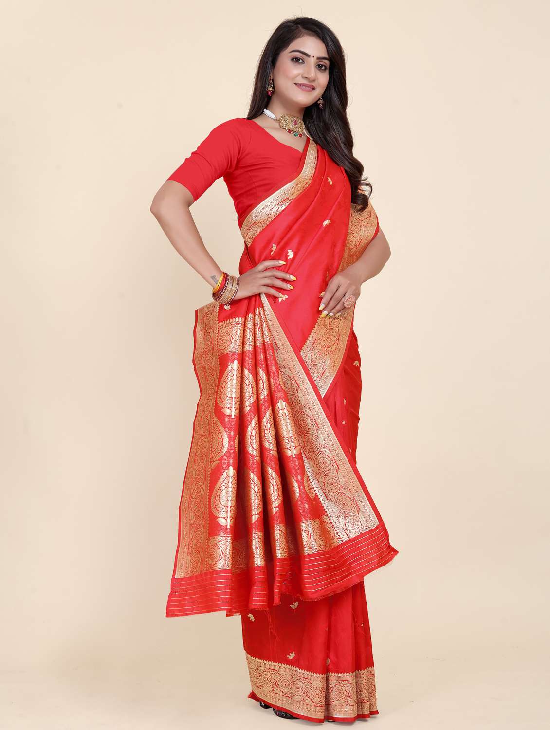 Women Self Design Banarasi Saree With Blouse - 22255515 -  Standard Image - 4