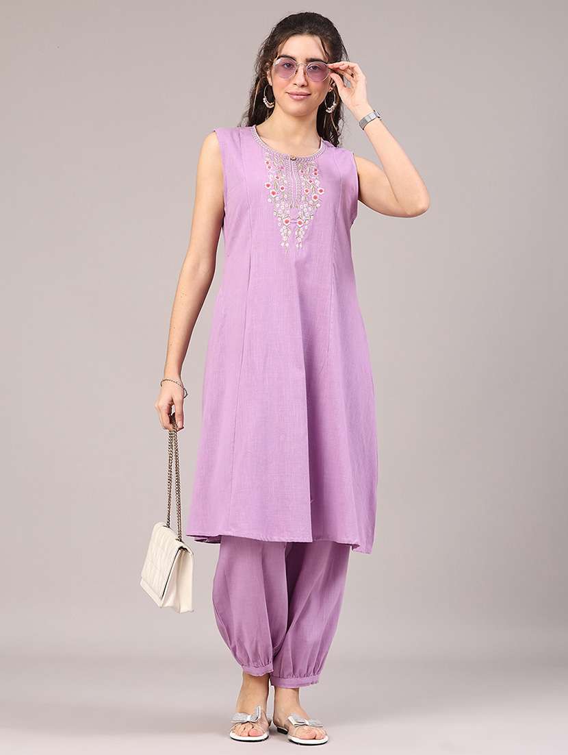 women solid with work sleeveless kurta salwar set