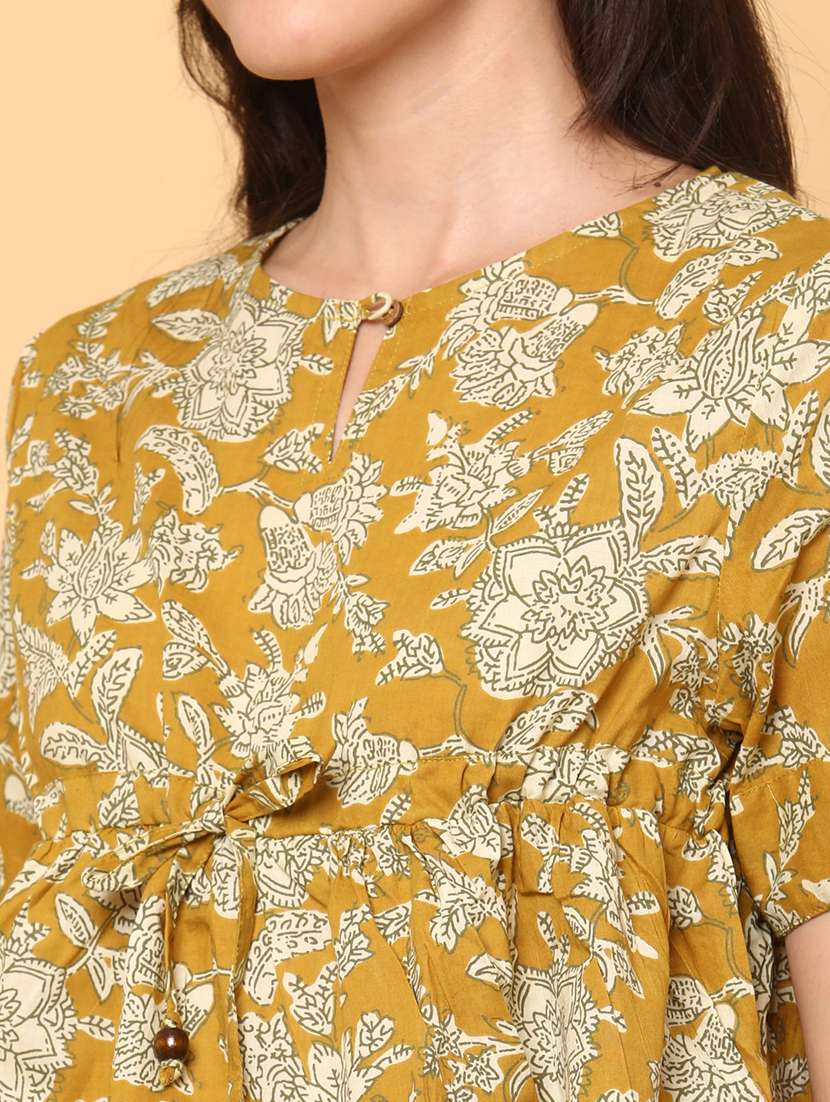 women flora lprint short sleeve flared top - 22257585 -  Standard Image - 1