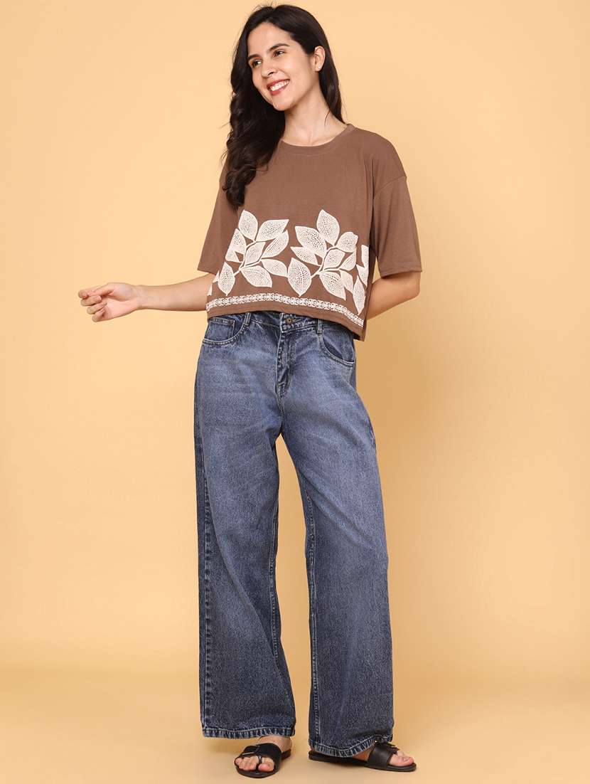 women printed short sleeve crop t-shirt - 22257790 -  Standard Image - 4