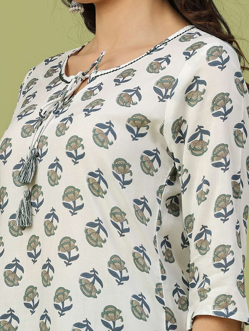 women floral three quarter sleeve straight kurta - 22257933 -  Standard Image - 1