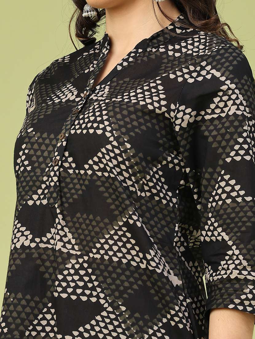 women printed three quarter sleeve straight kurta - 22258182 -  Standard Image - 1