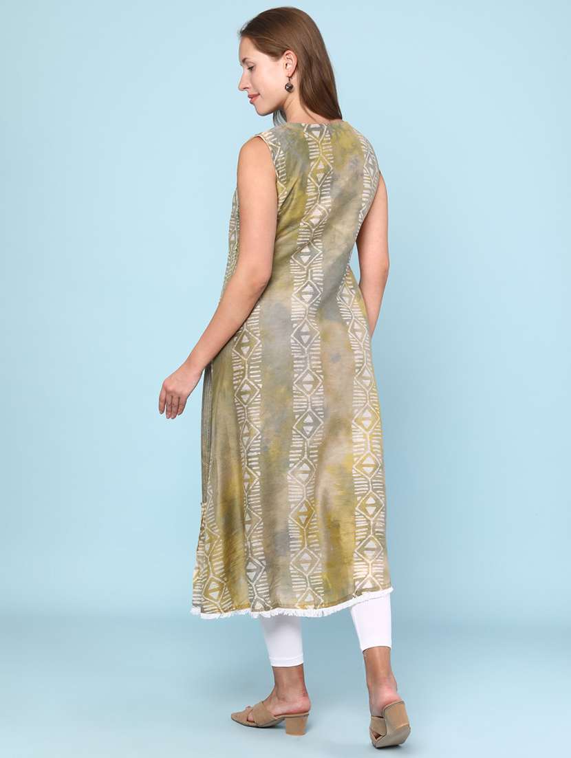 Women Printed Sleeveless Layered Kurta - 22258655 -  Standard Image - 4