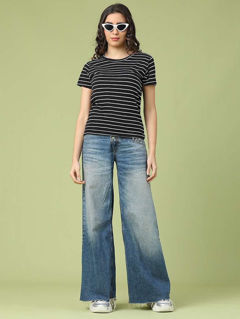 women striped short sleeve t-shirt - 22258786 -  Standard Image - 4