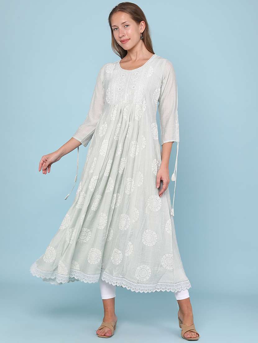 women printed three quarter sleeve flared kurta