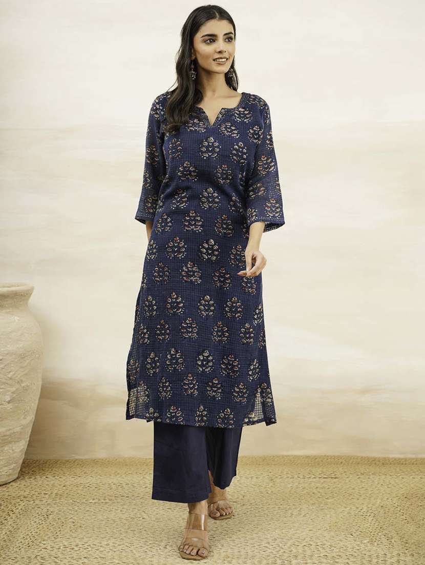 women printed three quarter sleeve kurta pant set - 22260733 -  Standard Image - 4