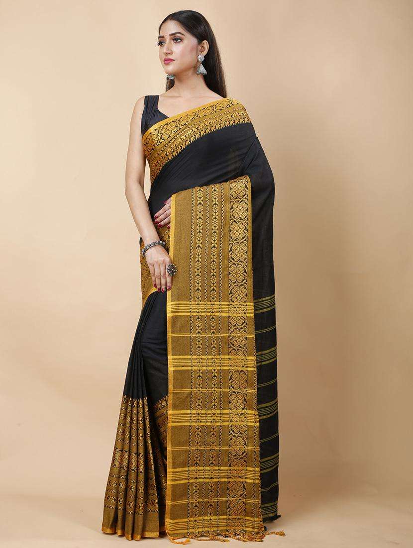 women solid with bordered handloom saree with blouse - 22260766 -  Standard Image - 1