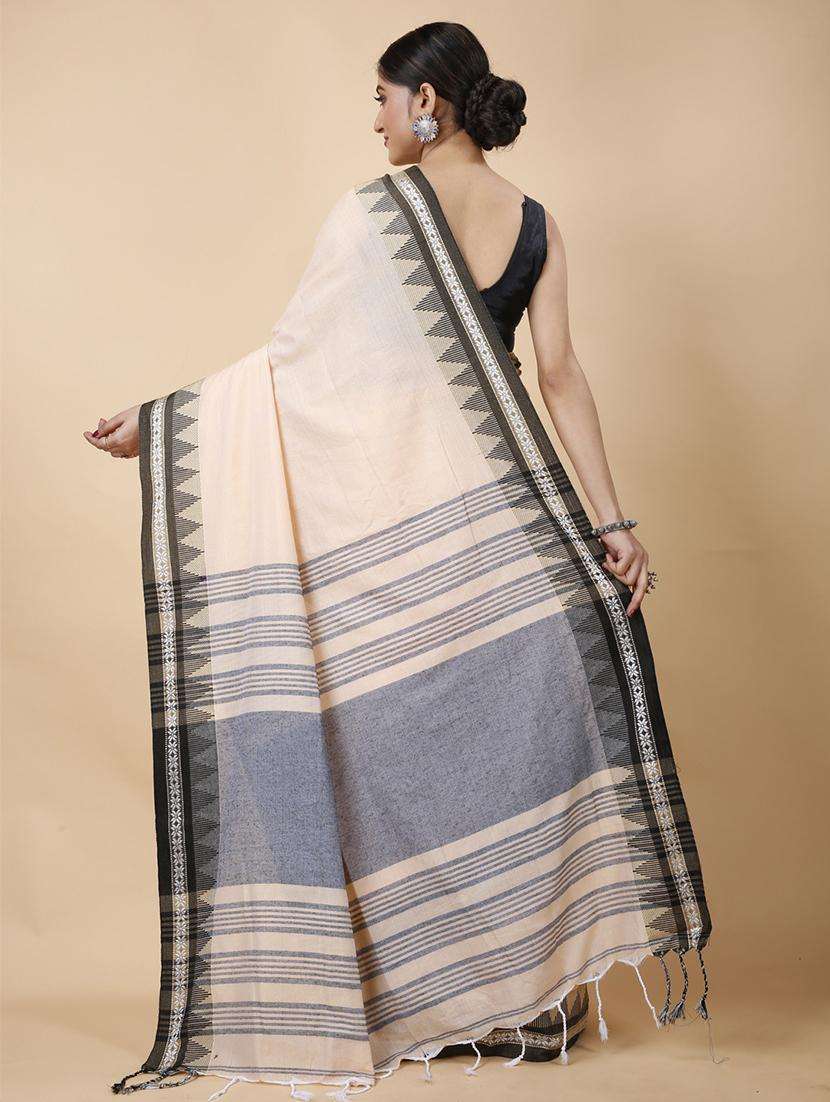 women solid with bordered handloom saree - 22261516 -  Standard Image - 1